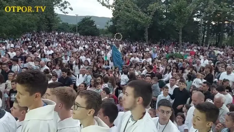 Blagoslov djece – Devetnica Velikoj Gospi na Brigu 2023.